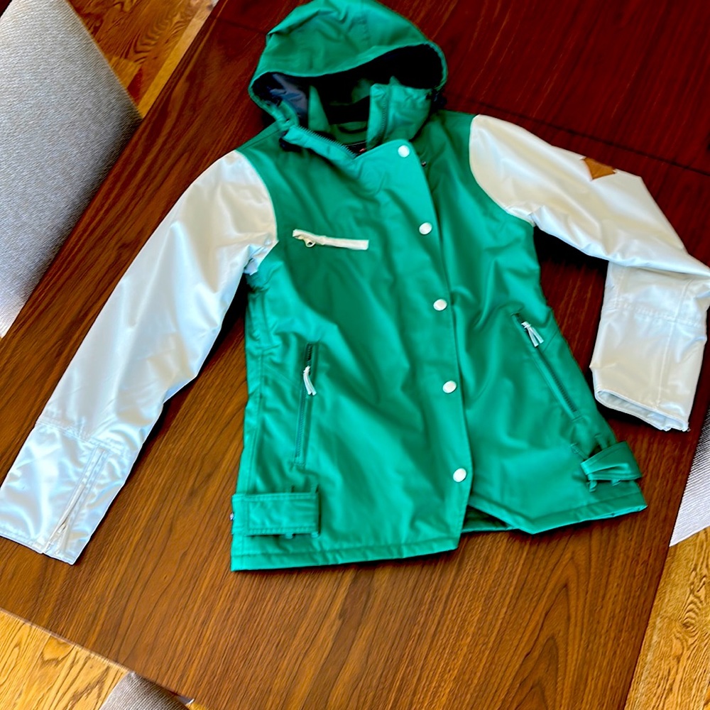 COPY - Green and cream women’s medium snowboard jacket.